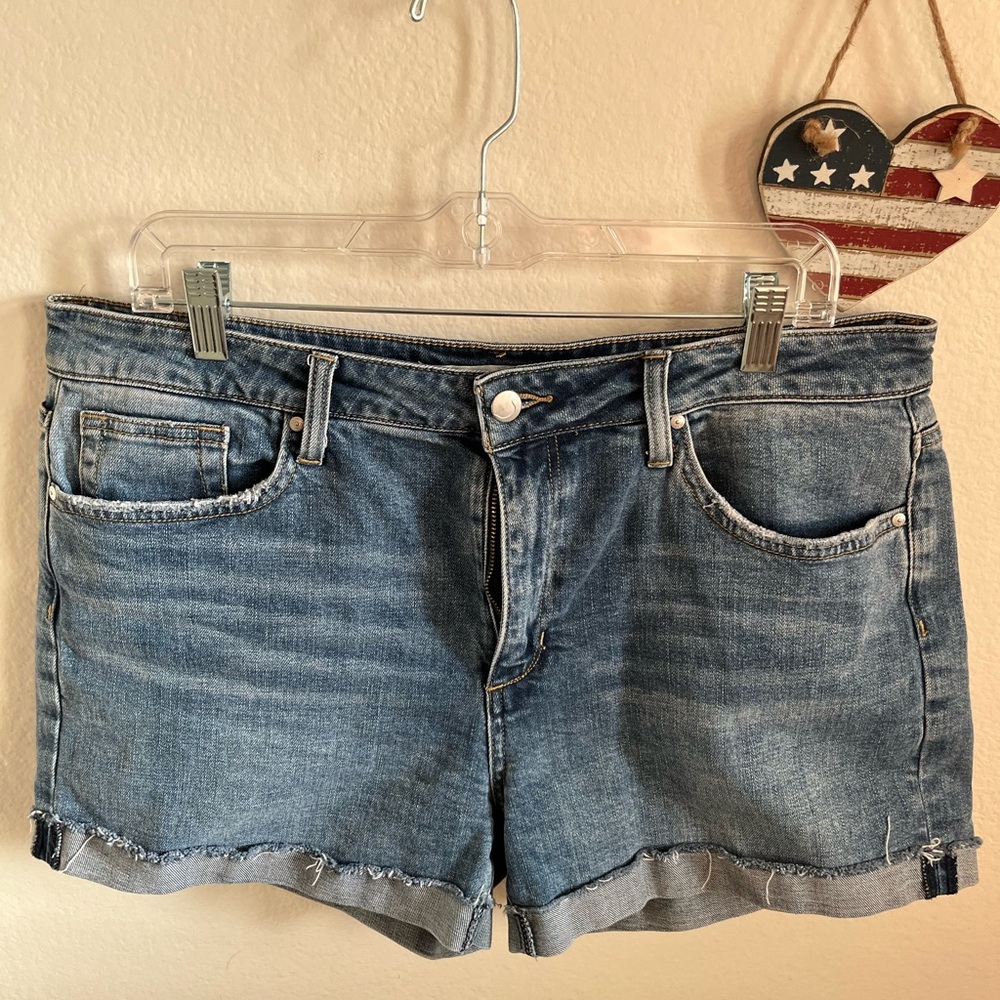 Joe’s Jeans Shorts☀️ Size 32 ☀️